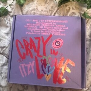 crazy in love itzy Chaeryeong signed album !